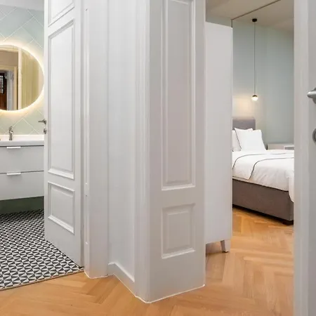 فندق مبيت وإفطار Lux White Rooms *