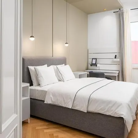 فندق مبيت وإفطار Lux White Rooms *